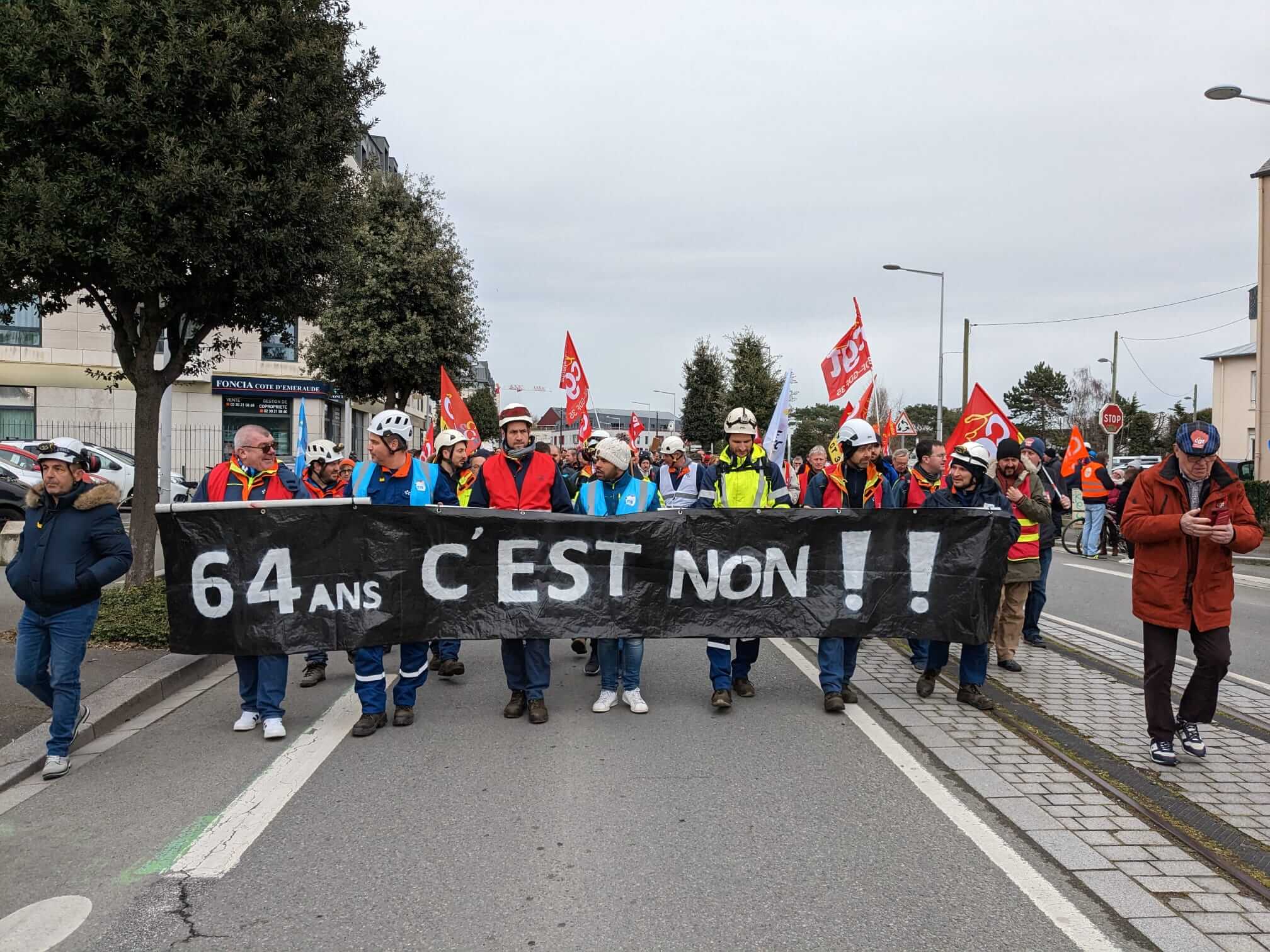 64 ans c'est non Saint-Malo 07032023 64 ans c'est non !!
