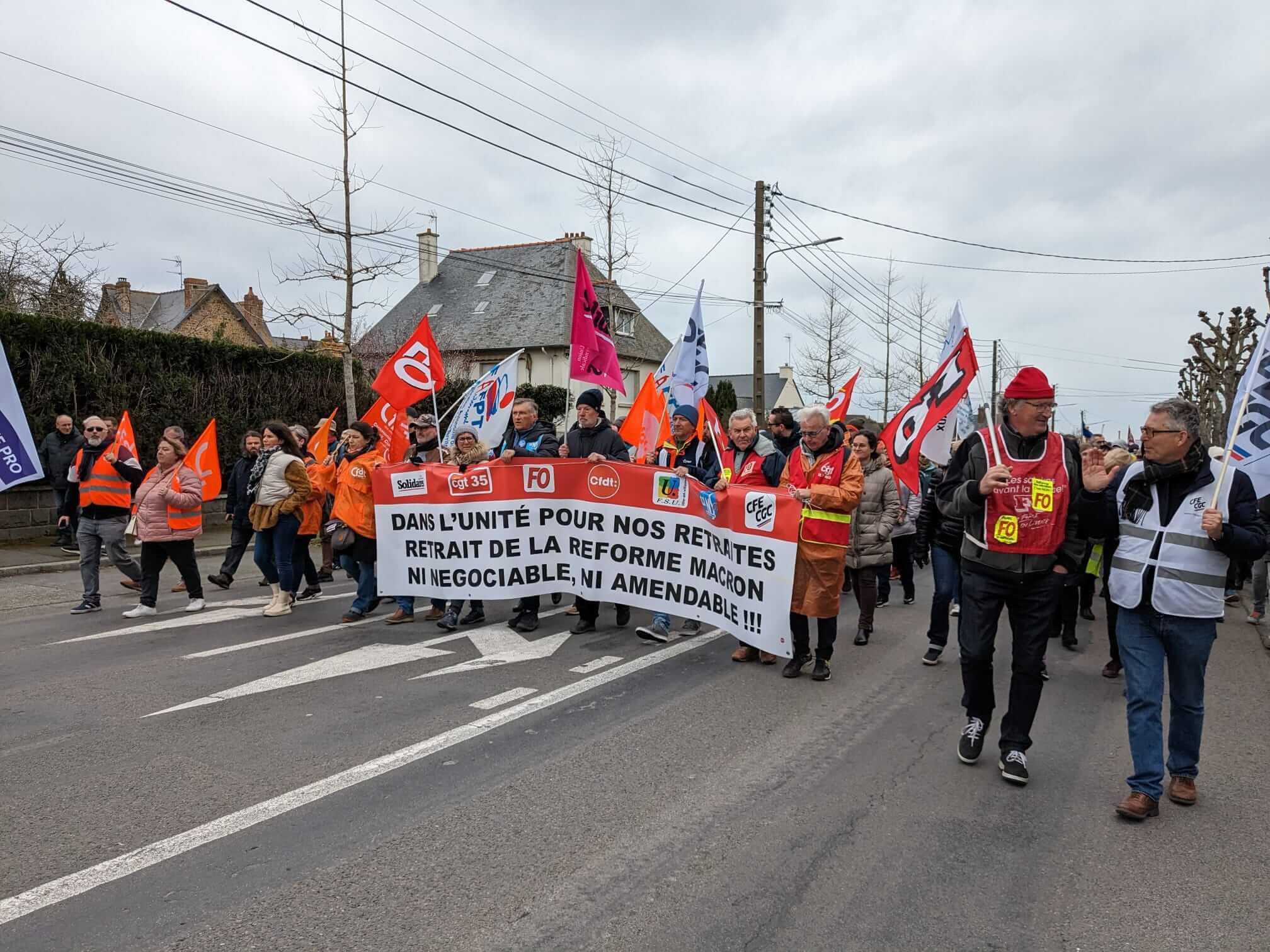 Retrait réforme retraite Saint-Malo 07032023 Dans l'unité pour nos retraites - Retrait de la réforme Macron - Ni négociable, ni amendable !!!